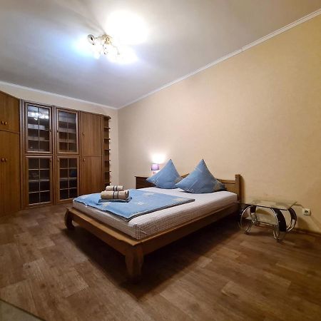 1-Room Luxury Apartment On Sobornyi Avenue 170-V, By Grandhome Zaporizhia Extérieur photo