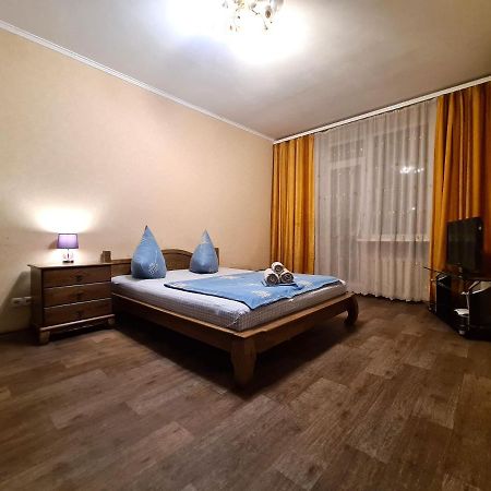 1-Room Luxury Apartment On Sobornyi Avenue 170-V, By Grandhome Zaporizhia Extérieur photo