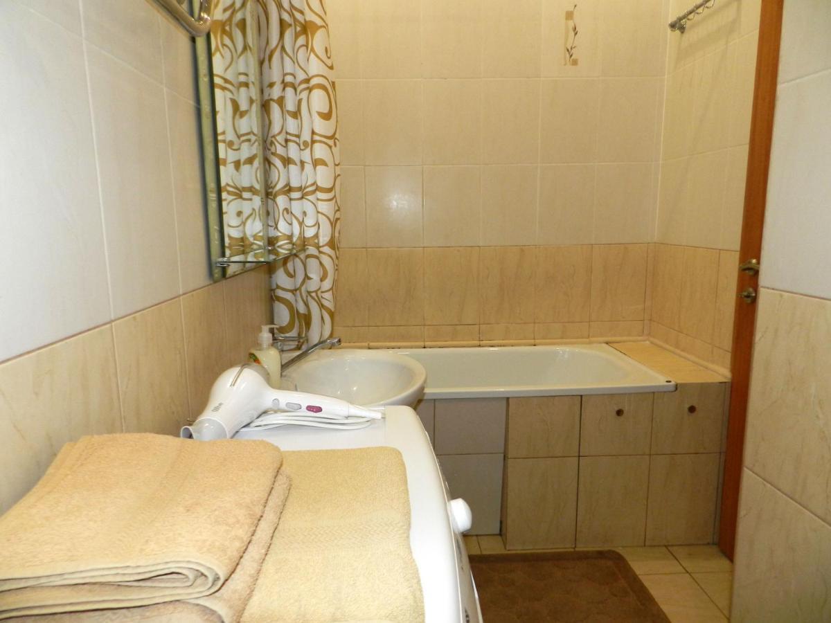 1-Room Luxury Apartment On Sobornyi Avenue 170-V, By Grandhome Zaporizhia Extérieur photo